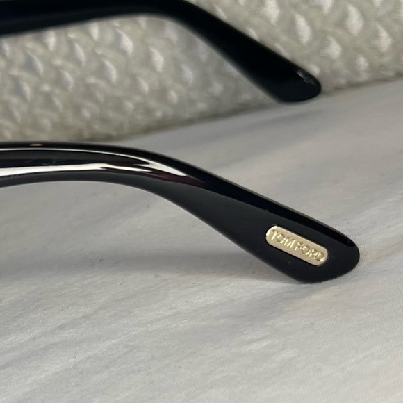 *SOLD ELSEWHERE* TOM FORD Izzi Acetate Cat-Eye Polarized Sunglasses - Picture 8 of 11